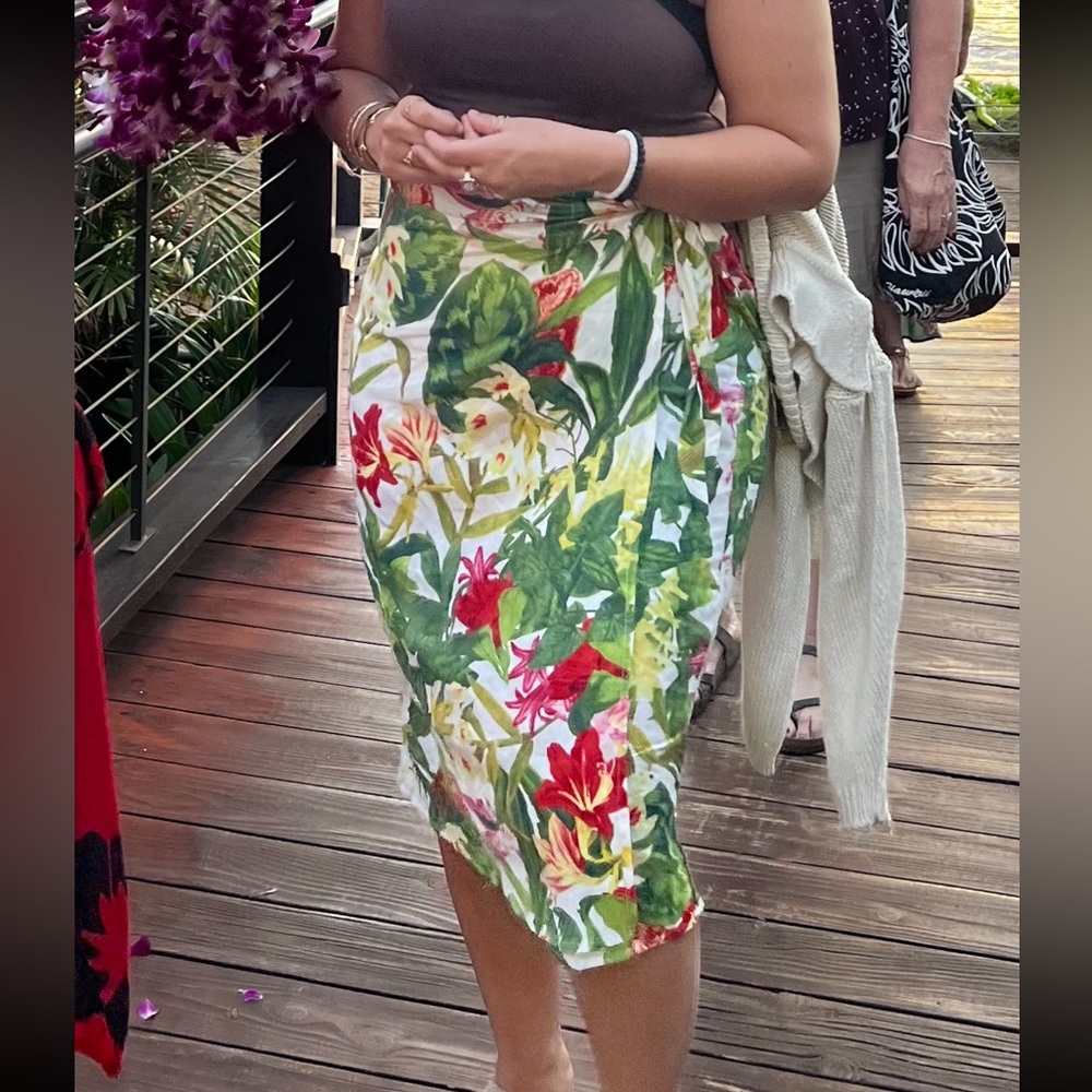 Light Colorful Canvasy Skirt- Mid Cald